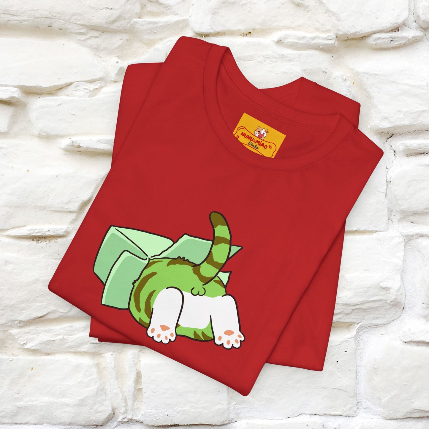"Think outside the box? No thanks." Cat T-Shirt | Nunu&Miao Studio