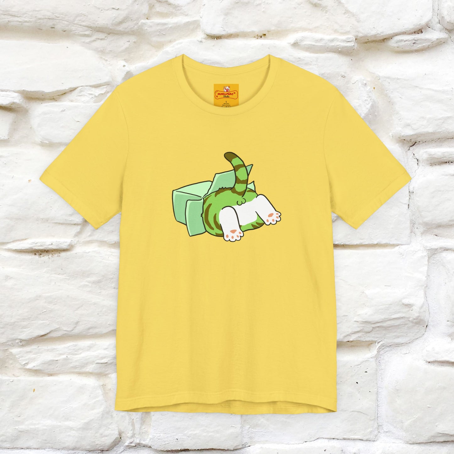 "Think outside the box? No thanks." Cat T-Shirt | Nunu&Miao Studio