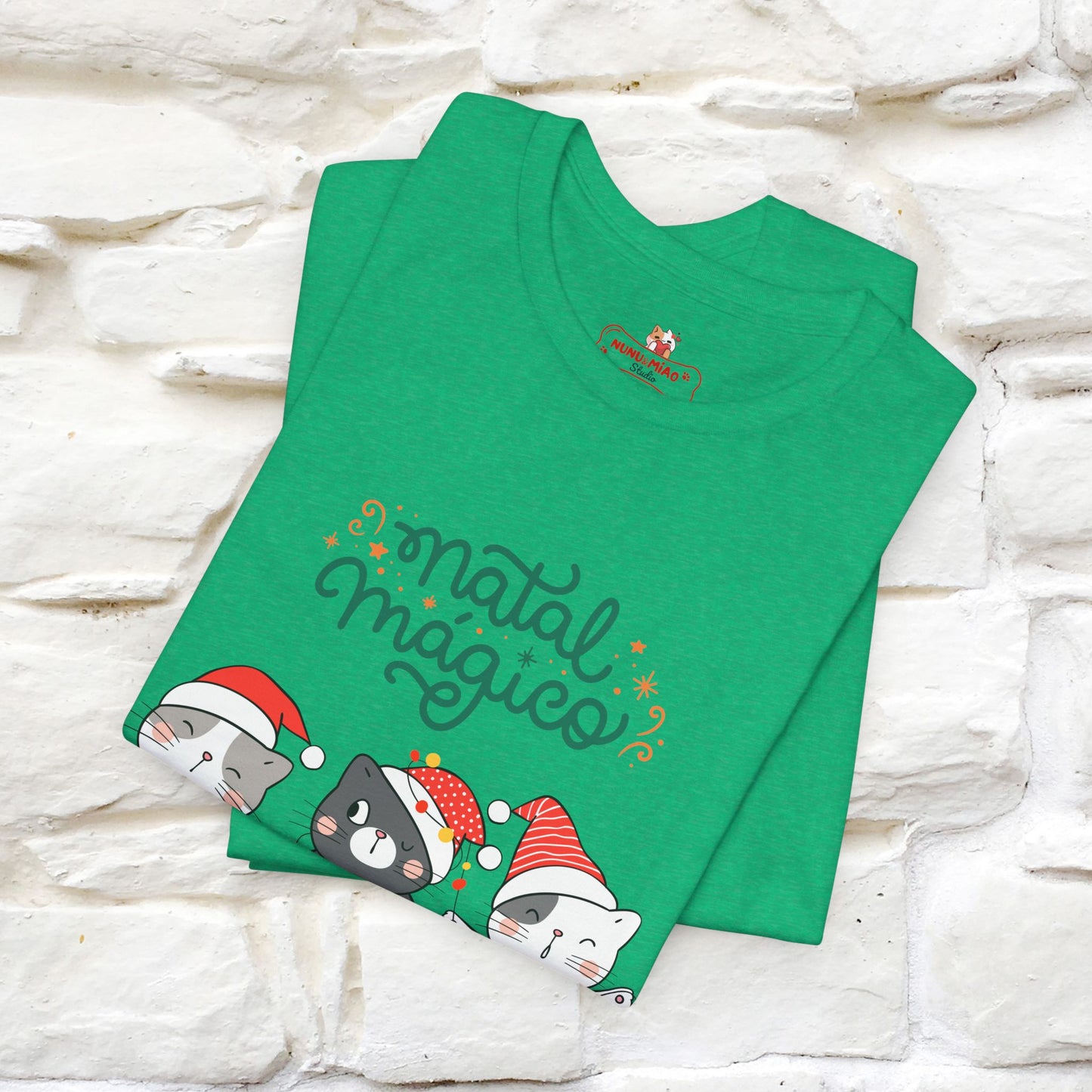 "Natal Magico" Cat T-shirt for Men & Women | 100% Cotton* 🐾 | Magical Holiday Cat Tee