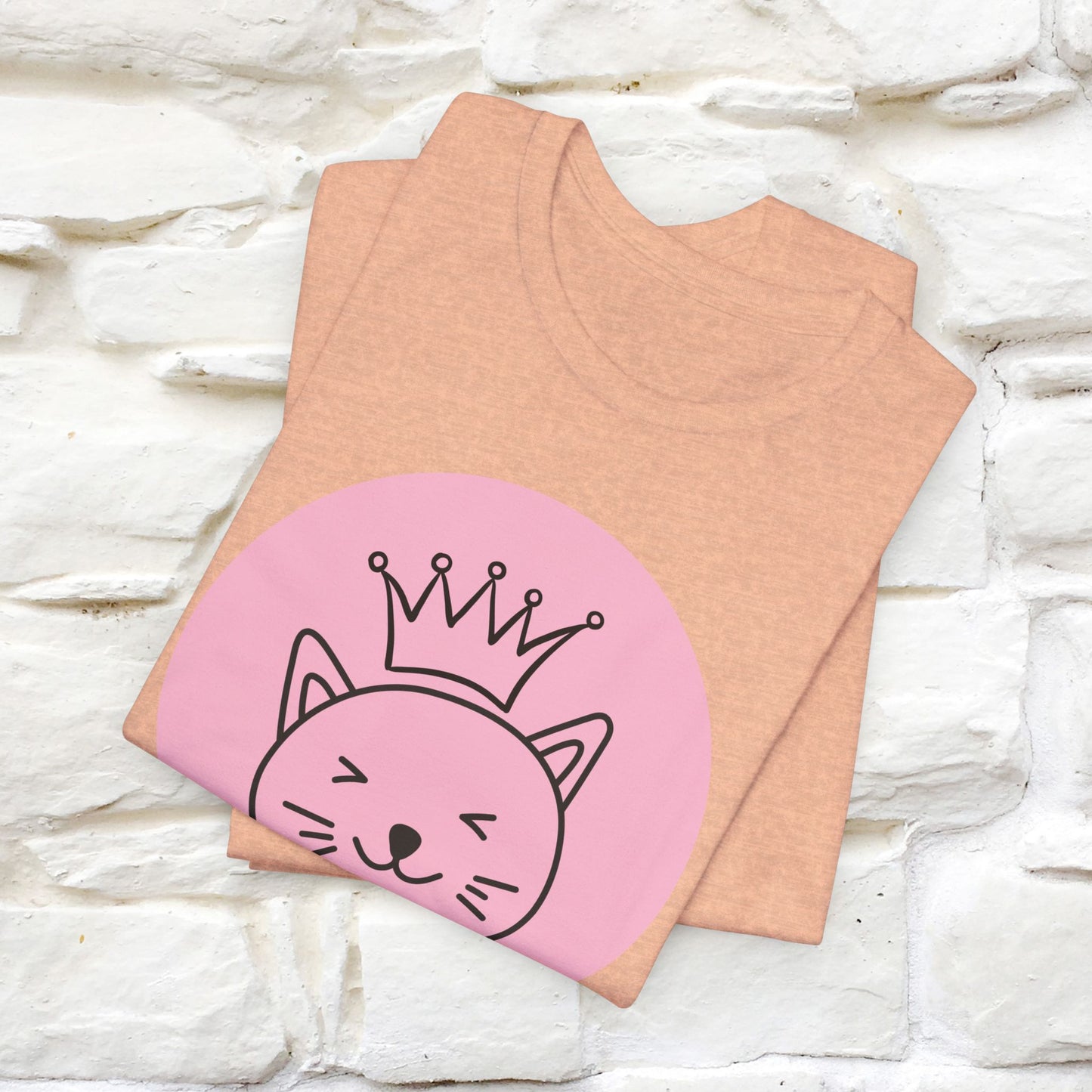 "Queen Cat" T-Shirt for Women | 100% Cotton* | Fierce Feline Fashion