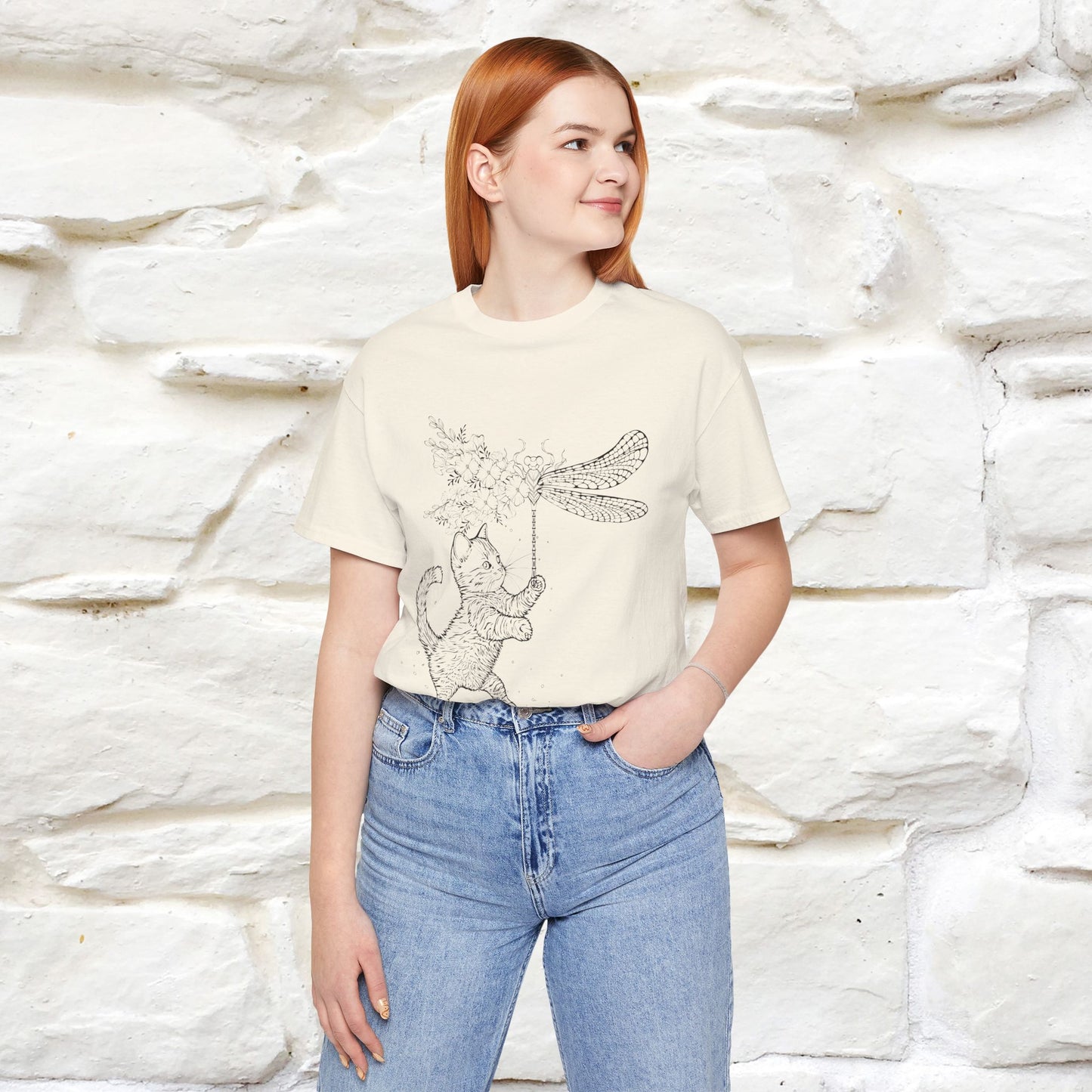 "The cat  And The Dragon Fly" Cat T-shirt for Men & Women | 100% Cotton*🐾