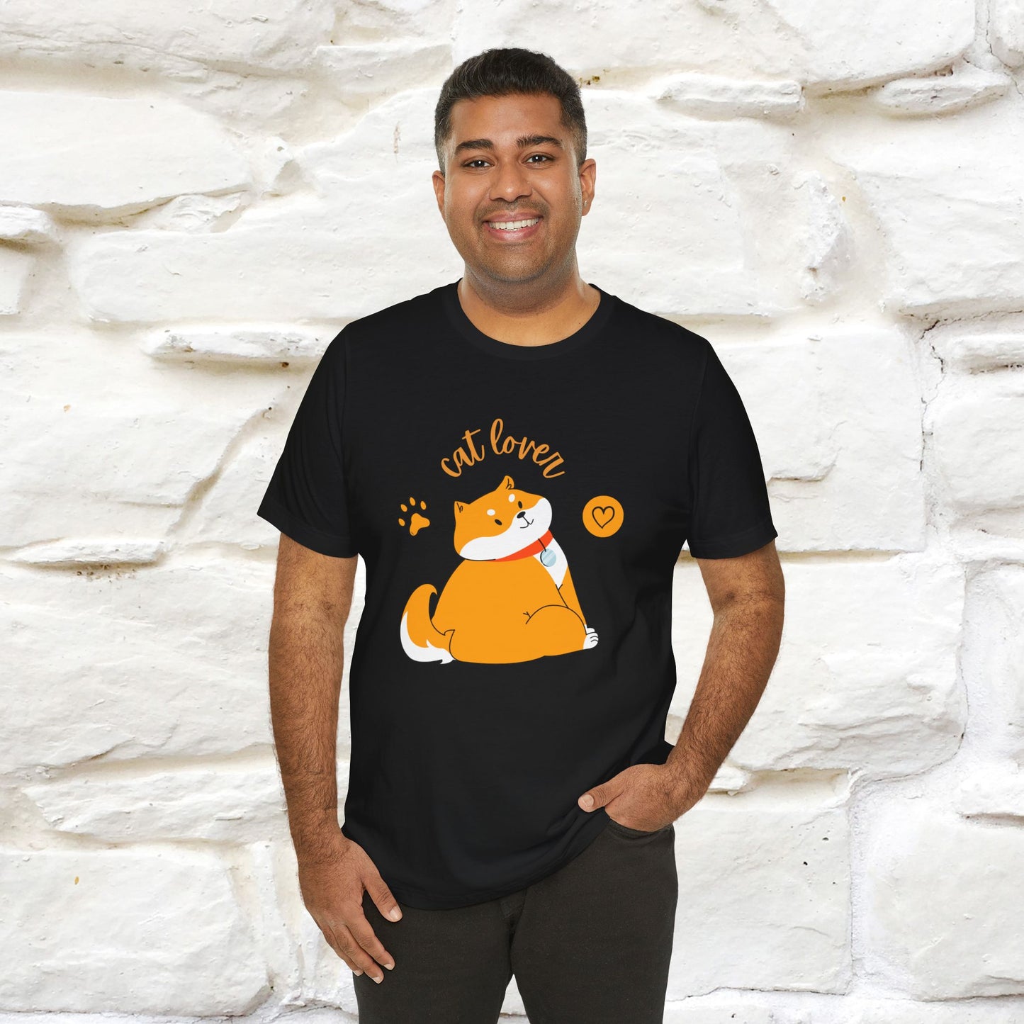 "Cat Lover" T-Shirt for Men & Women | 100% Cotton | Purrfect Gift for Cat Enthusiasts