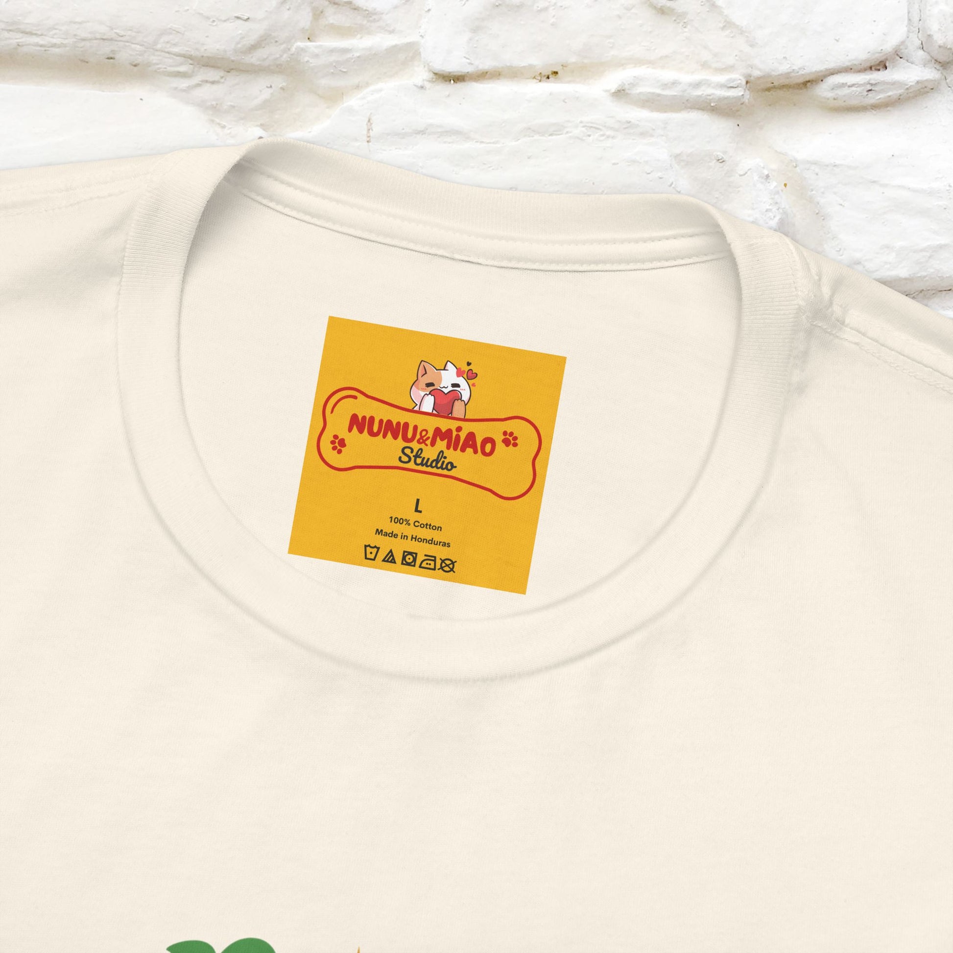 ''Buon Natale Cat and Dog'' Christmas T-shirt  | Nunu&Miao Studio - Nunu&Miao Studio