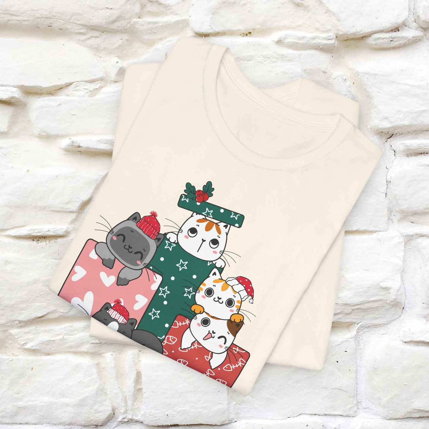 Christmas Cat Gift T-Shirt | Perfect Holiday Cat Shirt for Men & Women | 100% Cotton