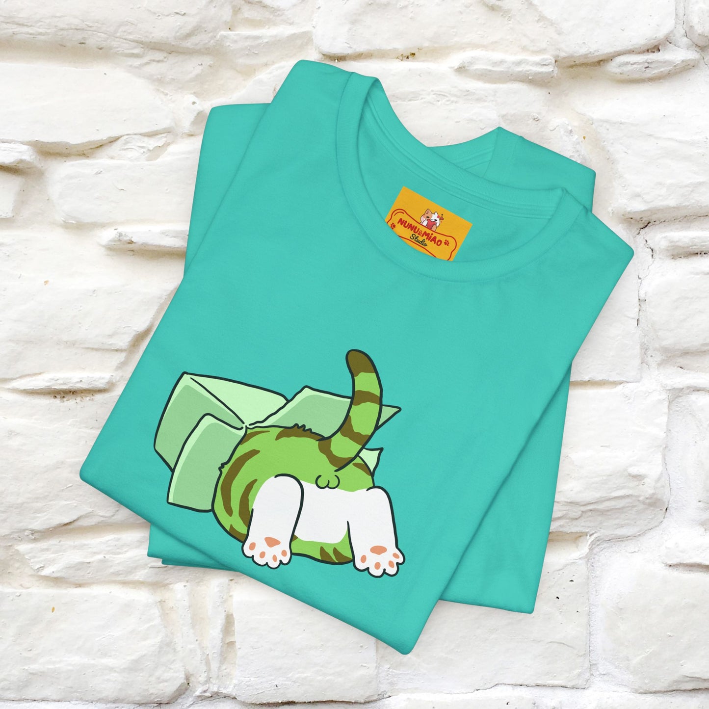 "Think outside the box? No thanks." Cat T-Shirt | Nunu&Miao Studio
