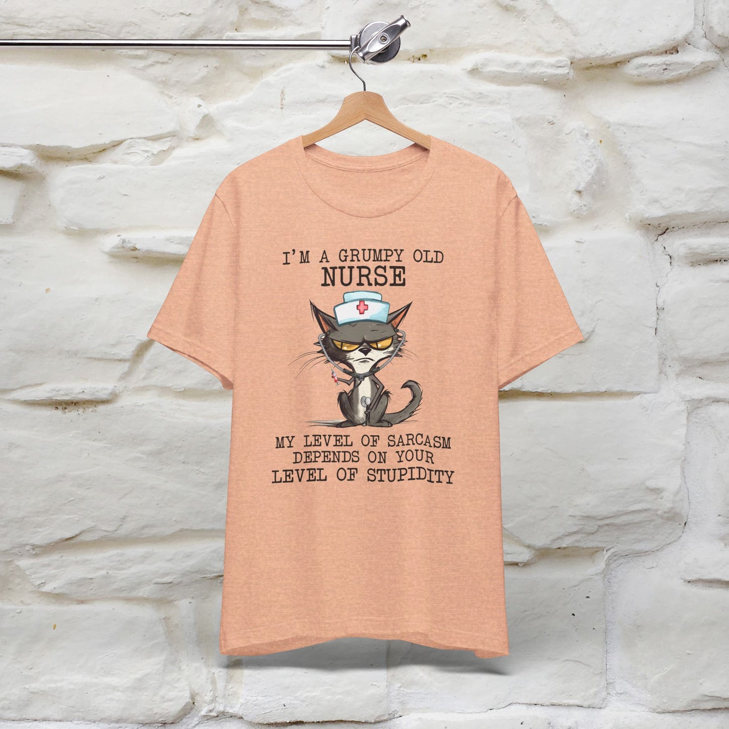 ''I am  a Grumpy Old Nurse'' T-shirt for Man 100% Cotton* - Nunu&Miao Studio