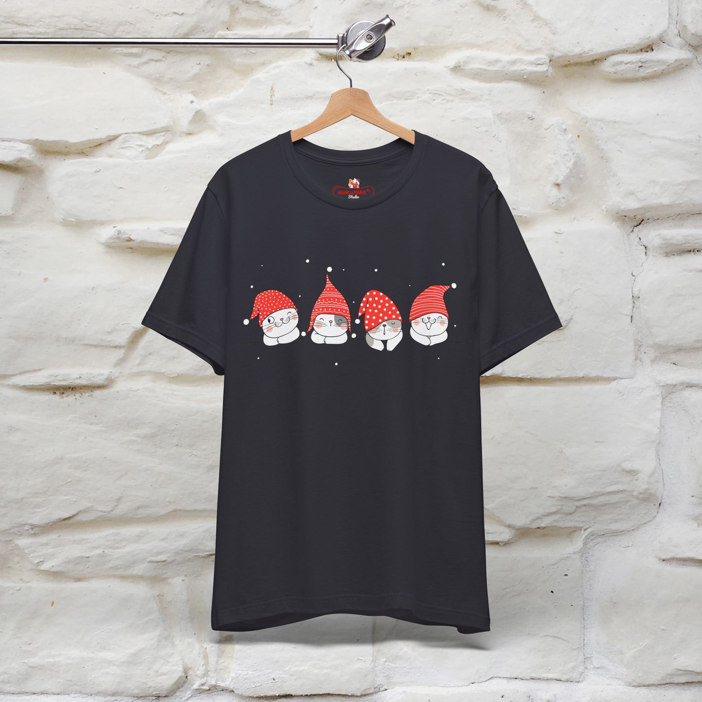 Christmas Cute Cats T-shirt for Men & Women | 100% Cotton* 🐾