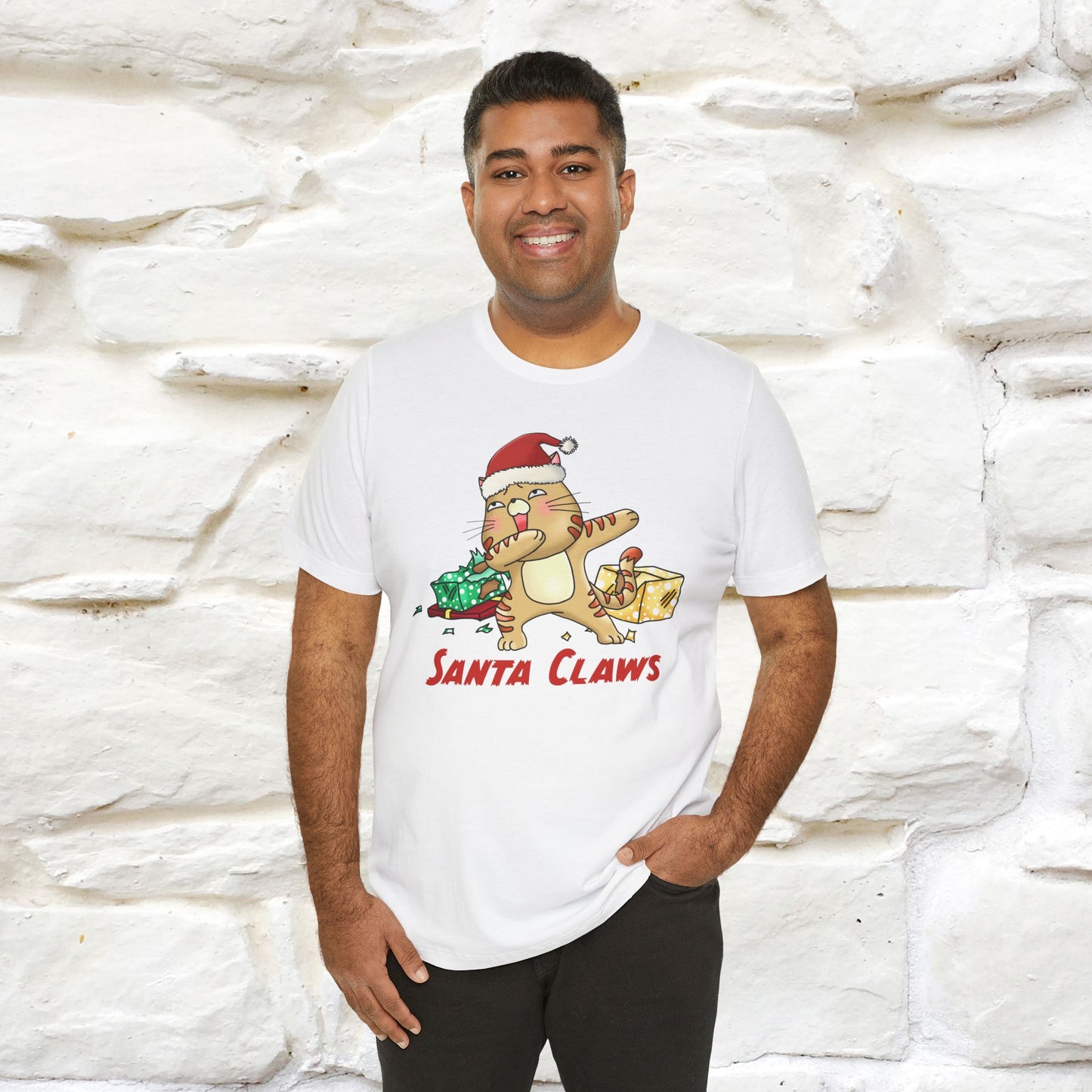 “Funny Santa Claws T-Shirt | Festive Cat Christmas Shirt for Men & Women | 100% Cotton*”