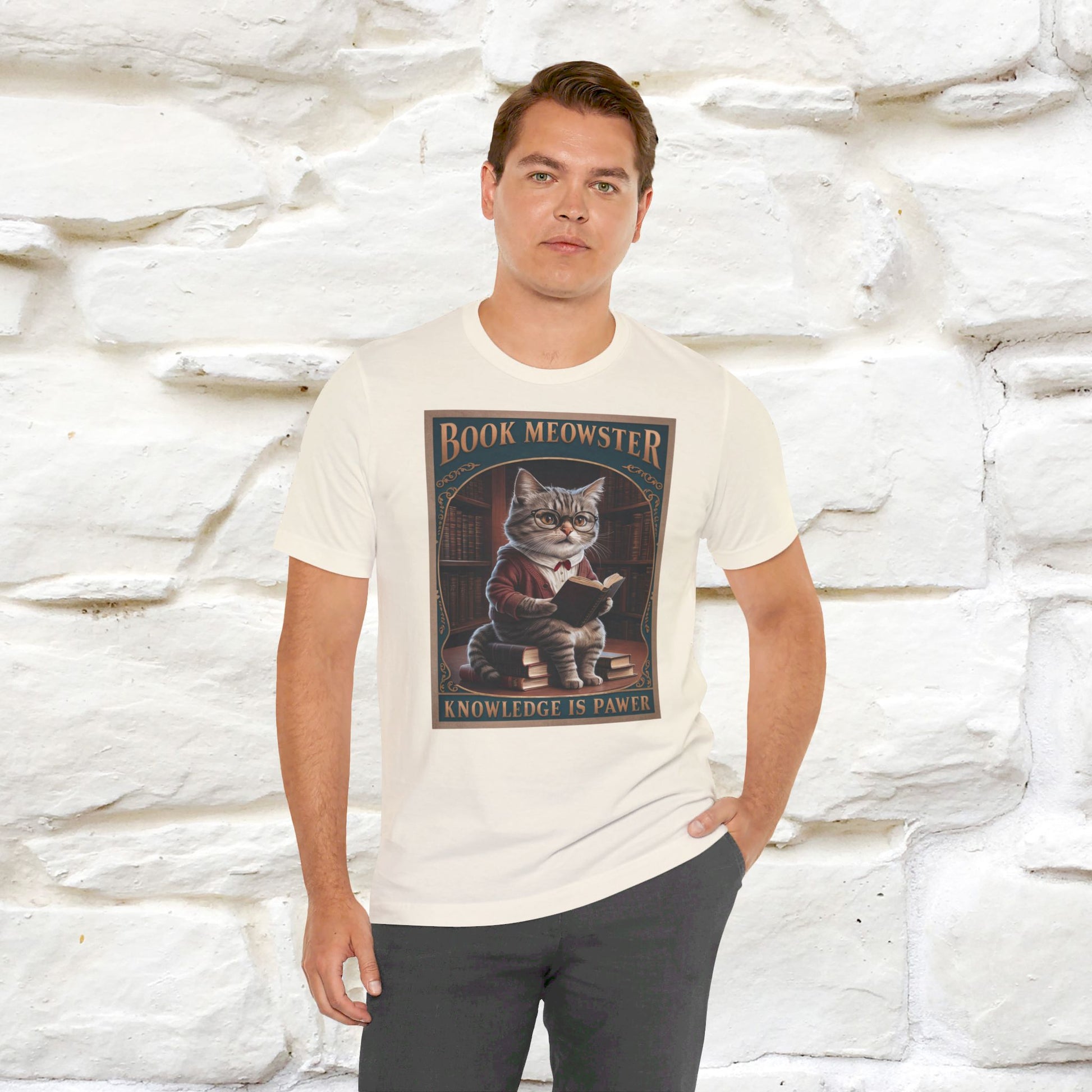 ''Book Meowster Knowledge Is Pawer'' Cat T-shirt for Man 100% Cotton. - Nunu&Miao Studio