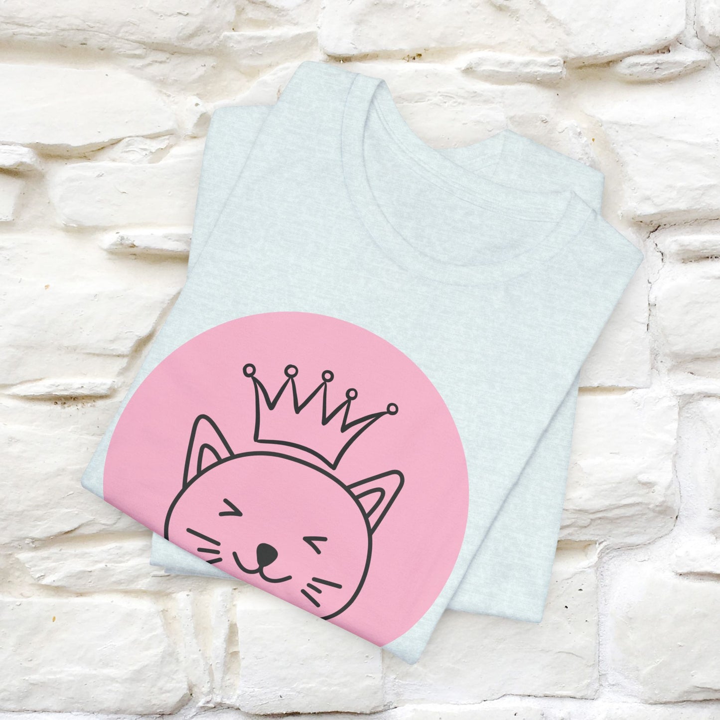 "Queen Cat" T-Shirt for Women | 100% Cotton* | Fierce Feline Fashion