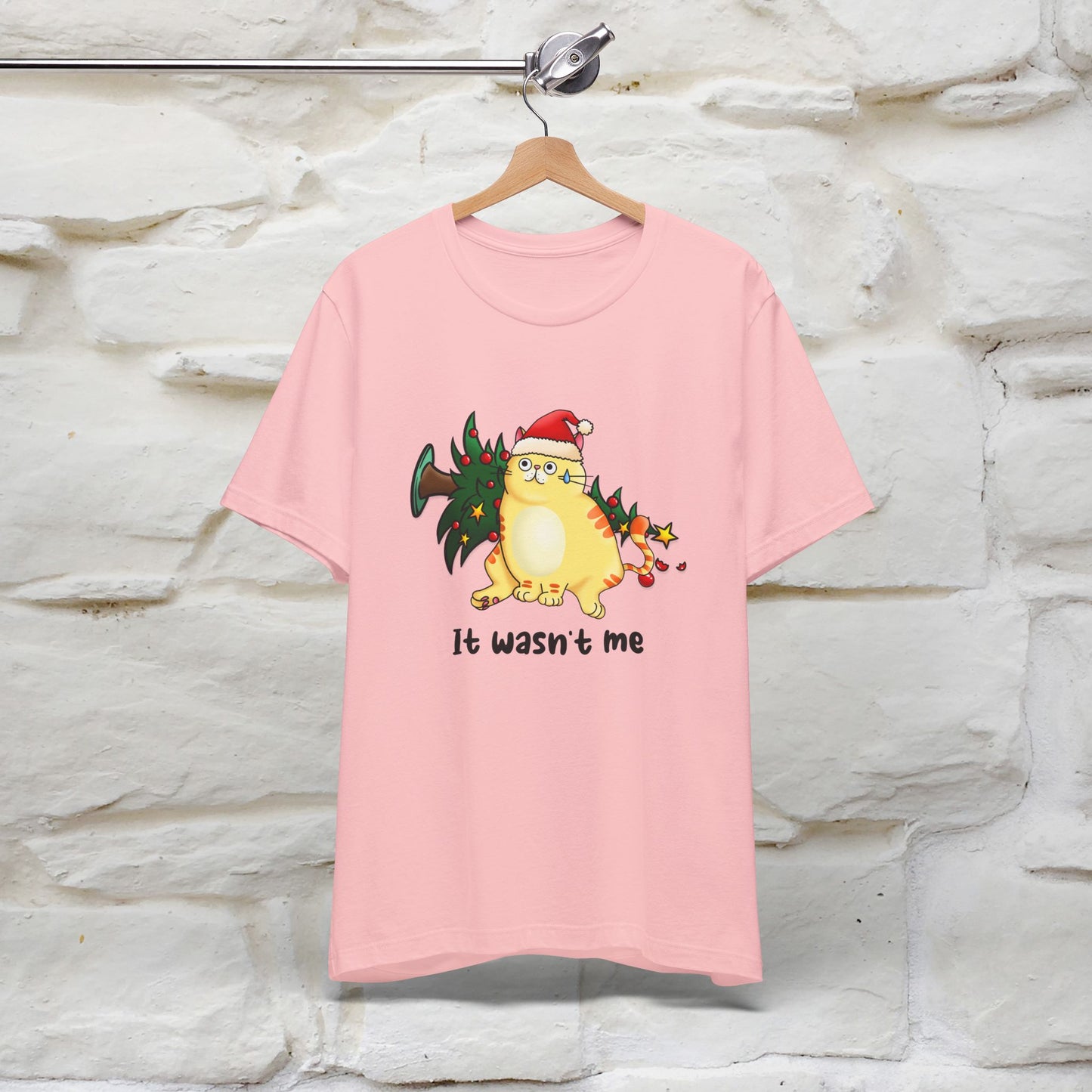 It Wasn’t Me | Funny Cat Christmas Shirt for Men & Women | 100% Cotton*