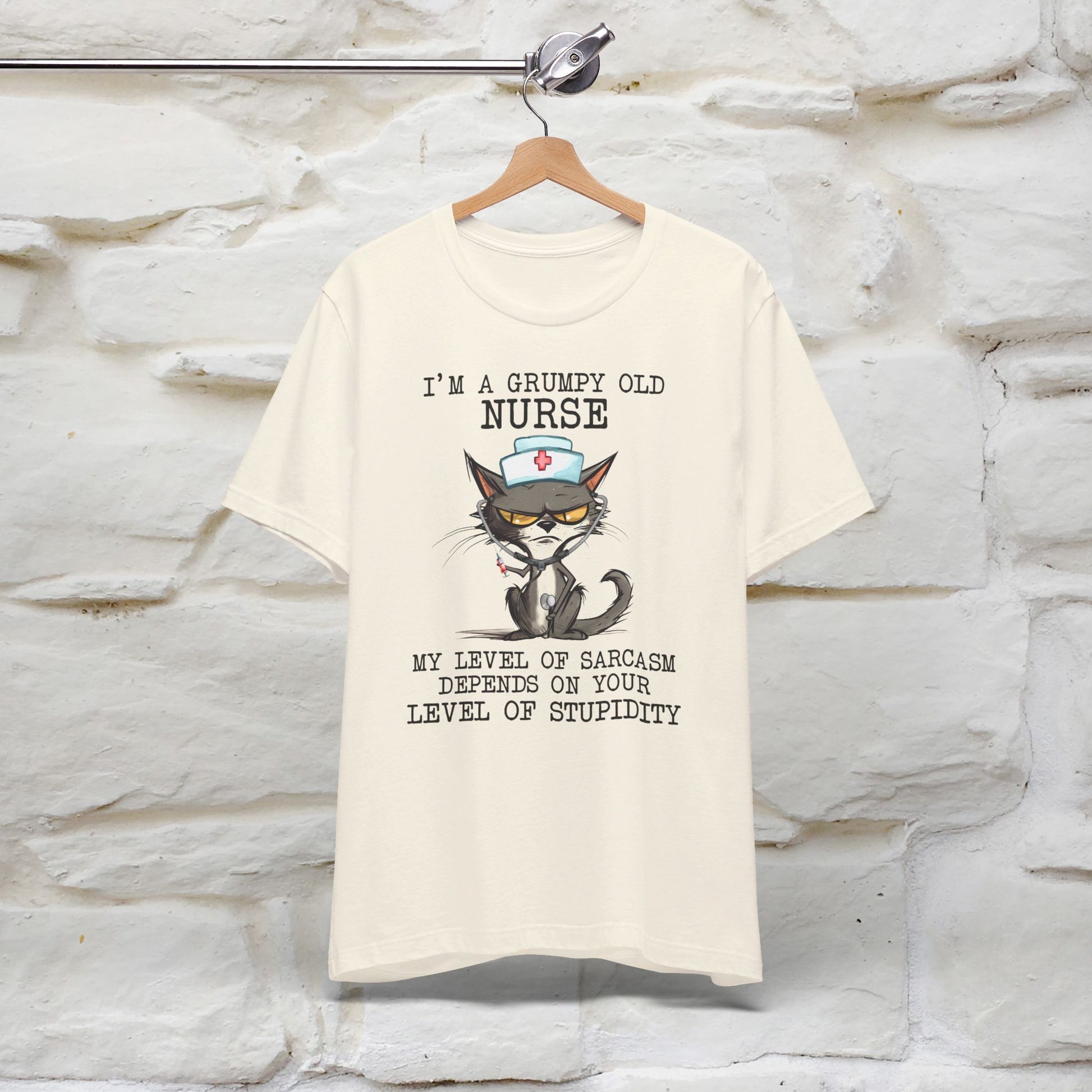 ''I am  a Grumpy Old Nurse'' T-shirt for Man 100% Cotton* - Nunu&Miao Studio