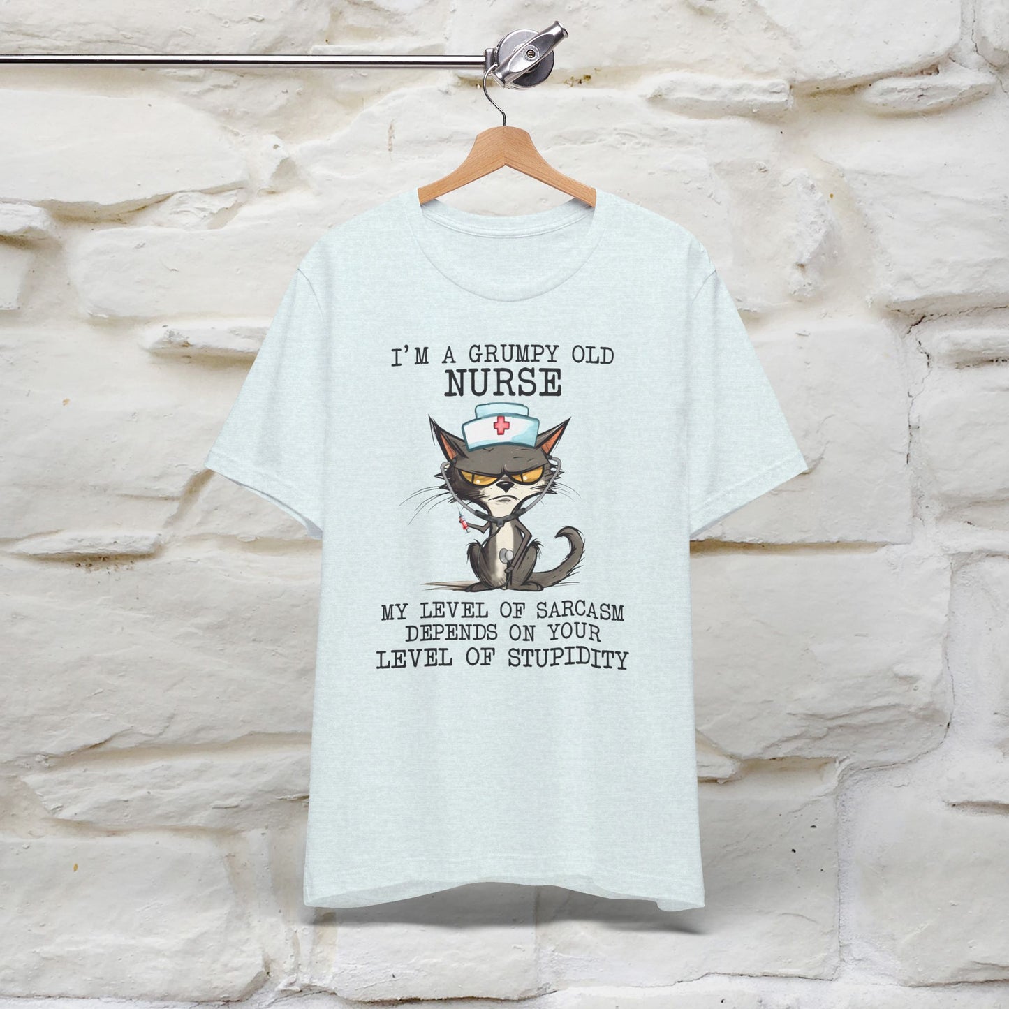 ''I am  a Grumpy Old Nurse'' T-shirt for Man 100% Cotton* - Nunu&Miao Studio