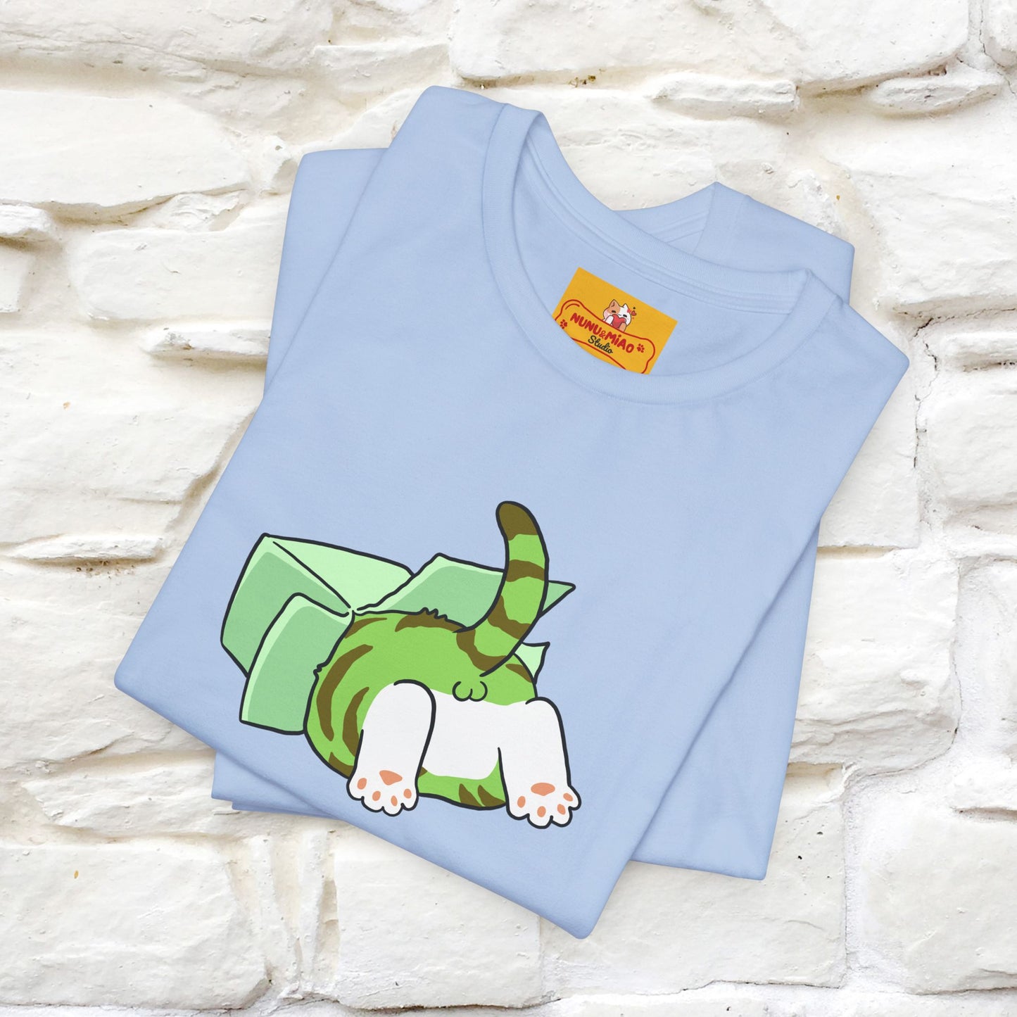 "Think outside the box? No thanks." Cat T-Shirt | Nunu&Miao Studio