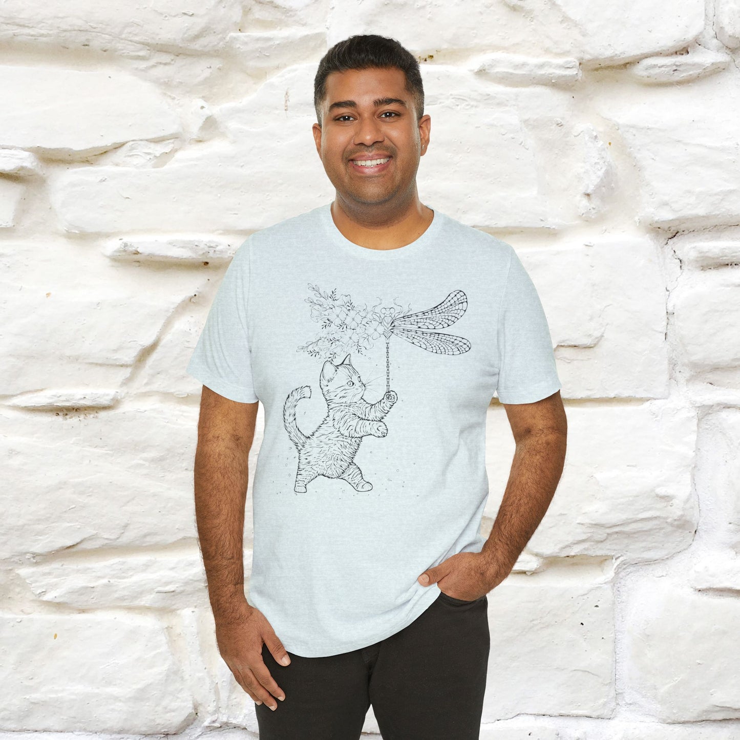 "The cat  And The Dragon Fly" Cat T-shirt for Men & Women | 100% Cotton 🐾