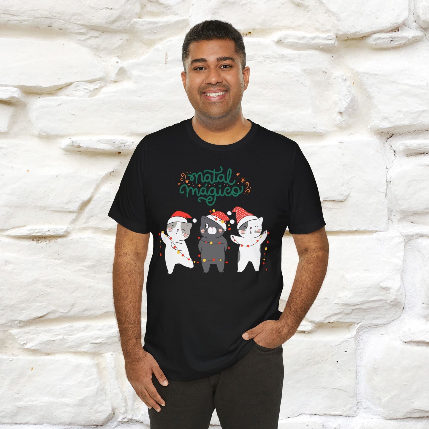 "Natal Magico" Cat T-shirt for Men & Women | 100% Cotton* 🐾 | Magical Holiday Cat Tee