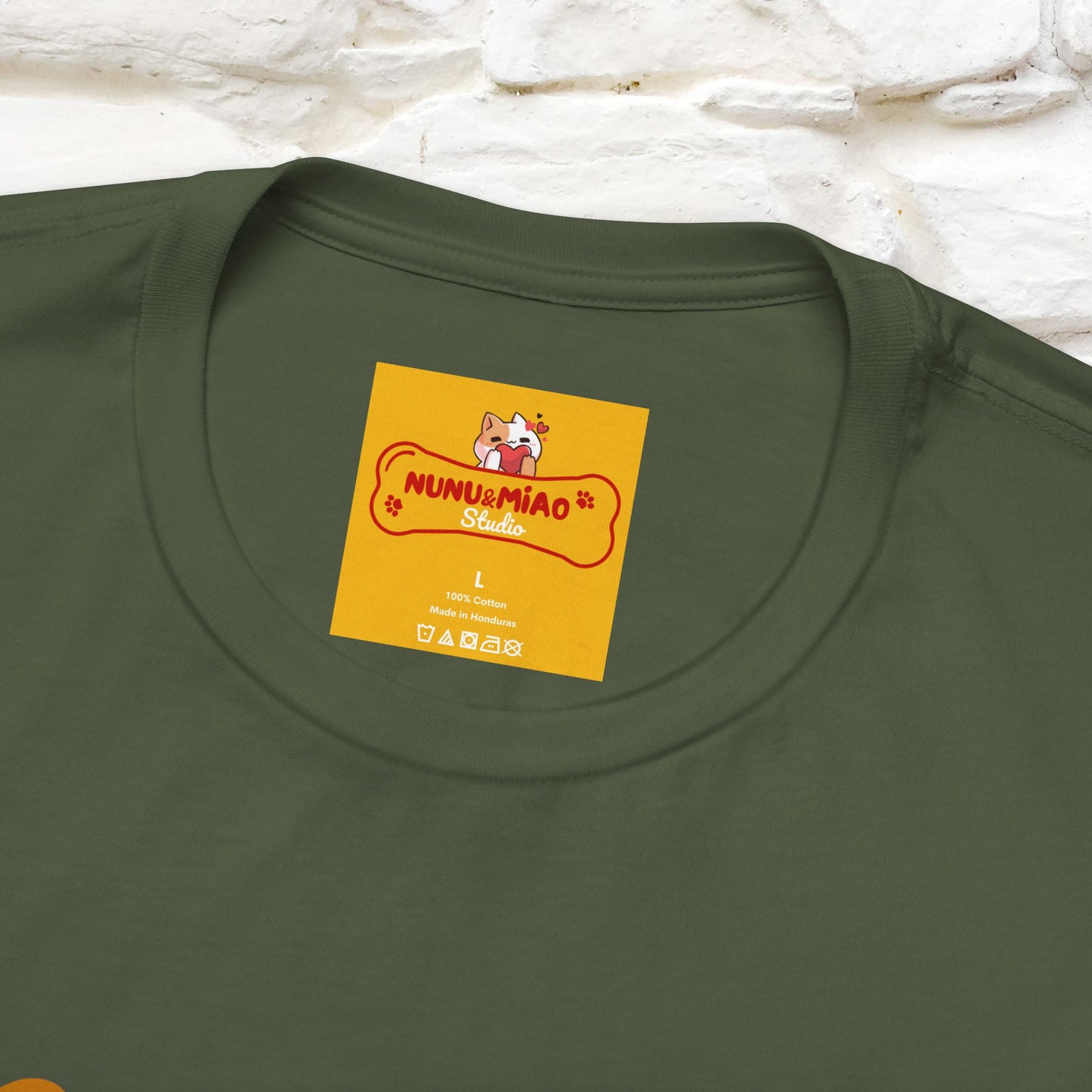 “Molto Buono Cat T-Shirt | Italian-Inspired Cat Shirt for Men & Women | 100% Cotton”