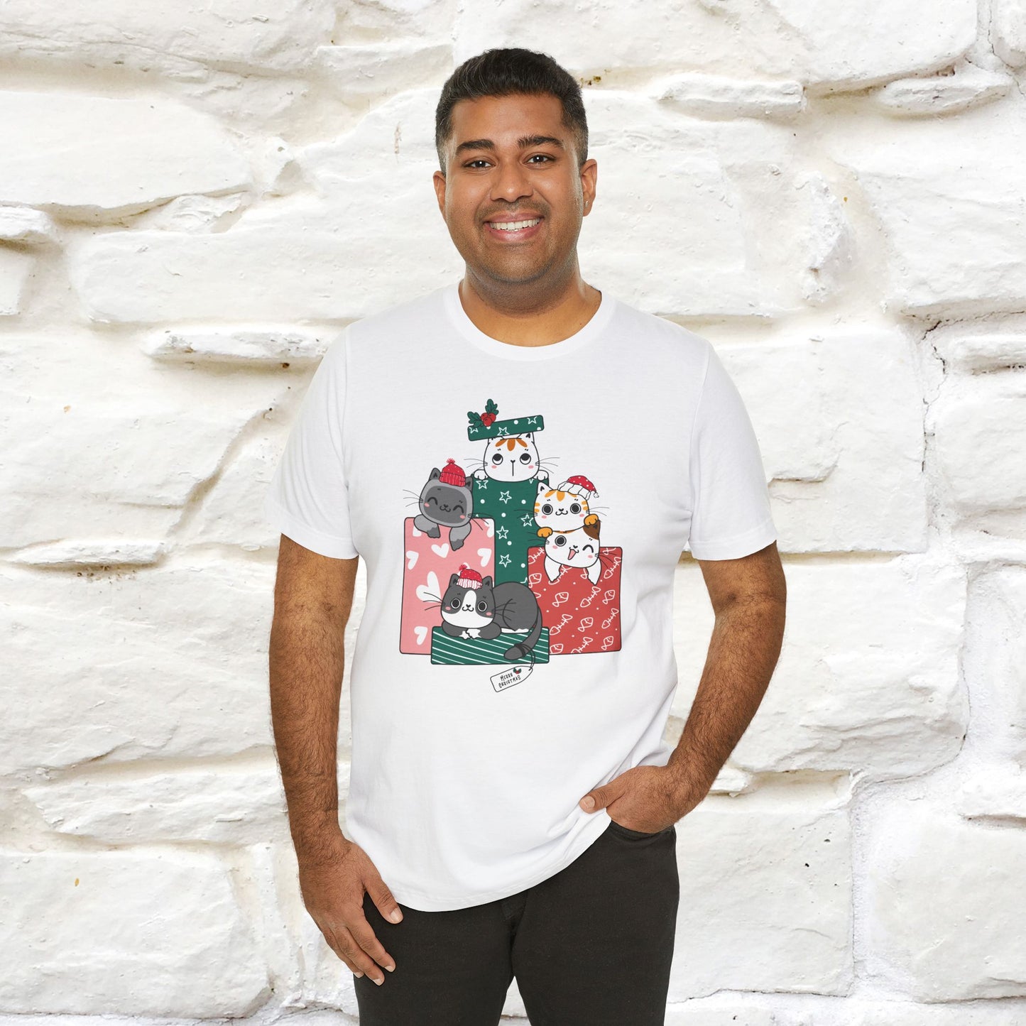 Christmas Cat Gift T-Shirt | Perfect Holiday Cat Shirt for Men & Women | 100% Cotton