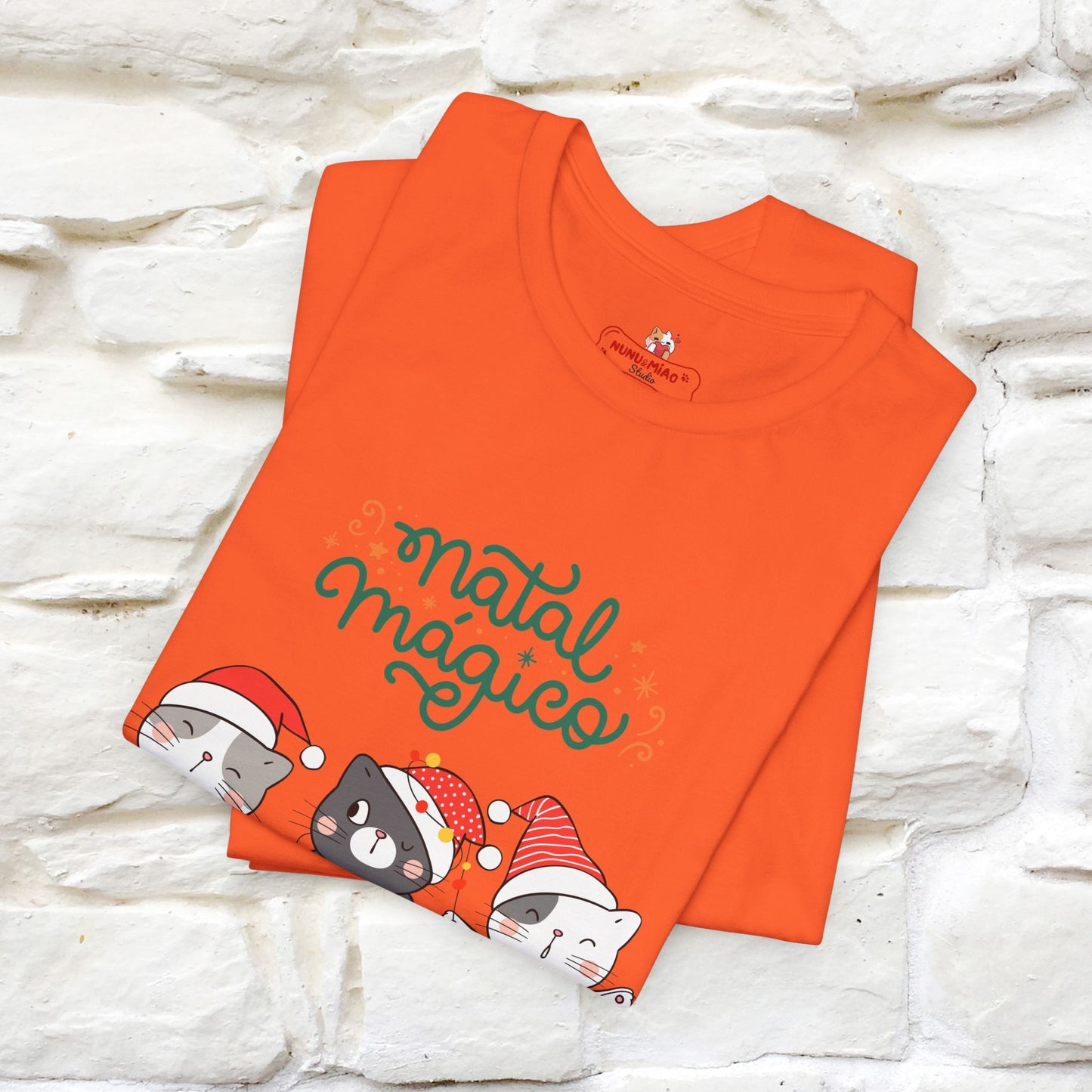 "Natal Magico" Cat T-shirt for Men & Women | 100% Cotton* 🐾 | Magical Holiday Cat Tee