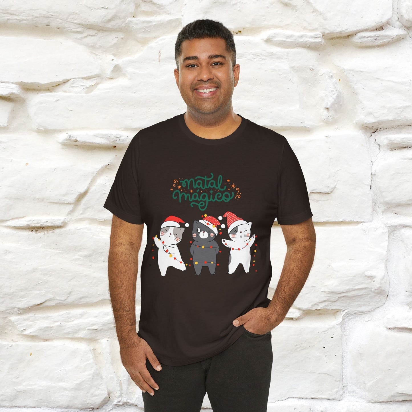 "Natal Magico" Cat T-shirt for Men & Women | 100% Cotton* 🐾 | Magical Holiday Cat Tee