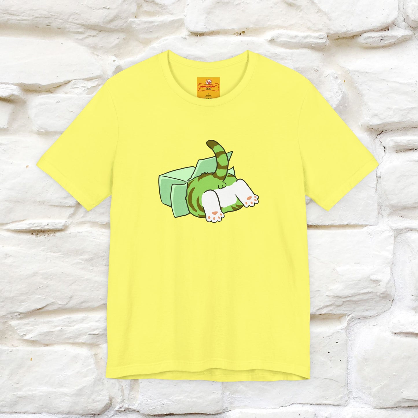 "Think outside the box? No thanks." Cat T-Shirt | Nunu&Miao Studio
