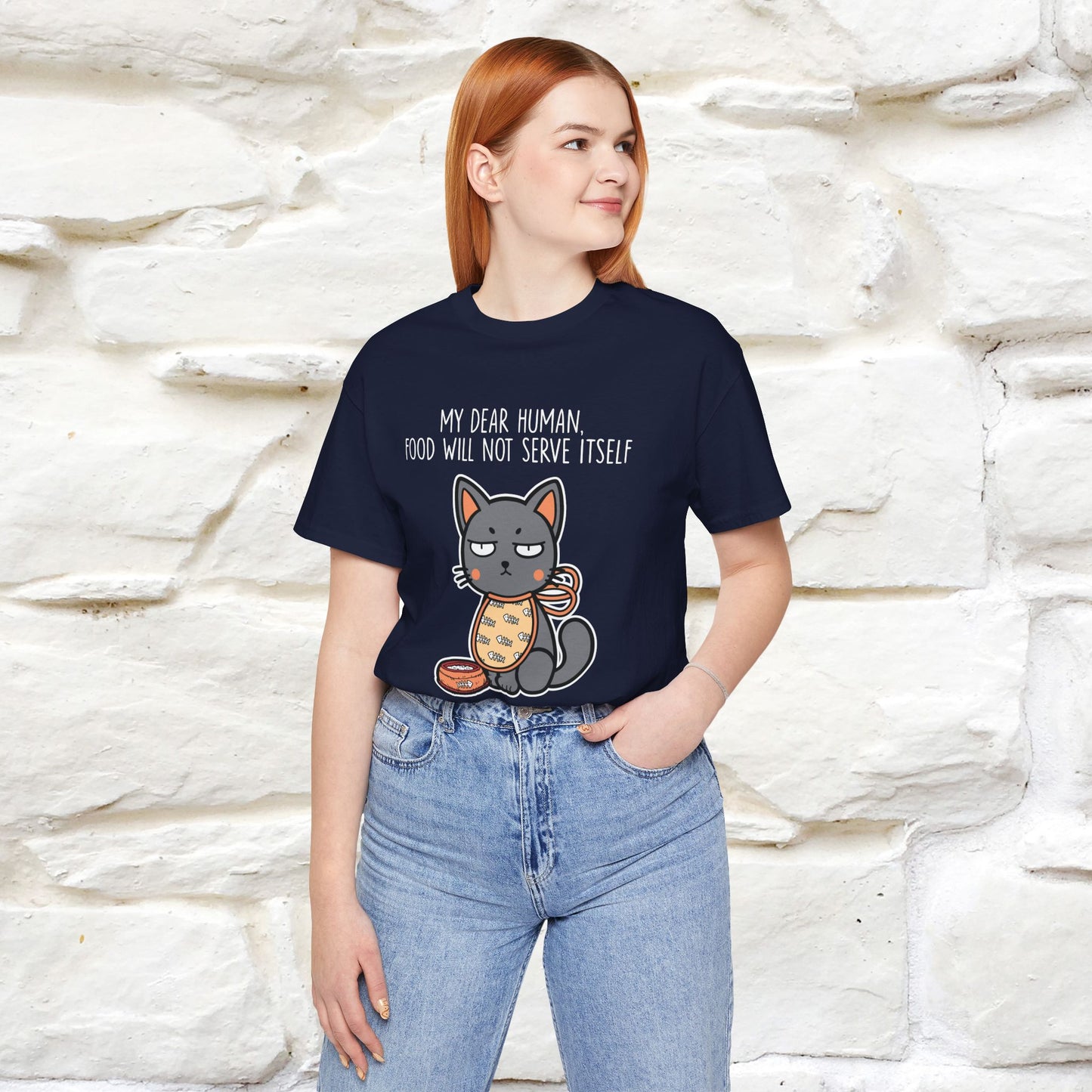 "Caro umano, il cibo non si servirà da solo" Maglietta divertente con gatto per uomo e donna | 100% cotone* 🐾