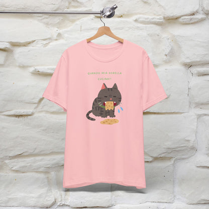 "Quando Mia Sorella Cucina" Funny Cat T-shirt for Men & Women | 100% Cotton* 🐾 | Hilarious Sibling Cat Tee