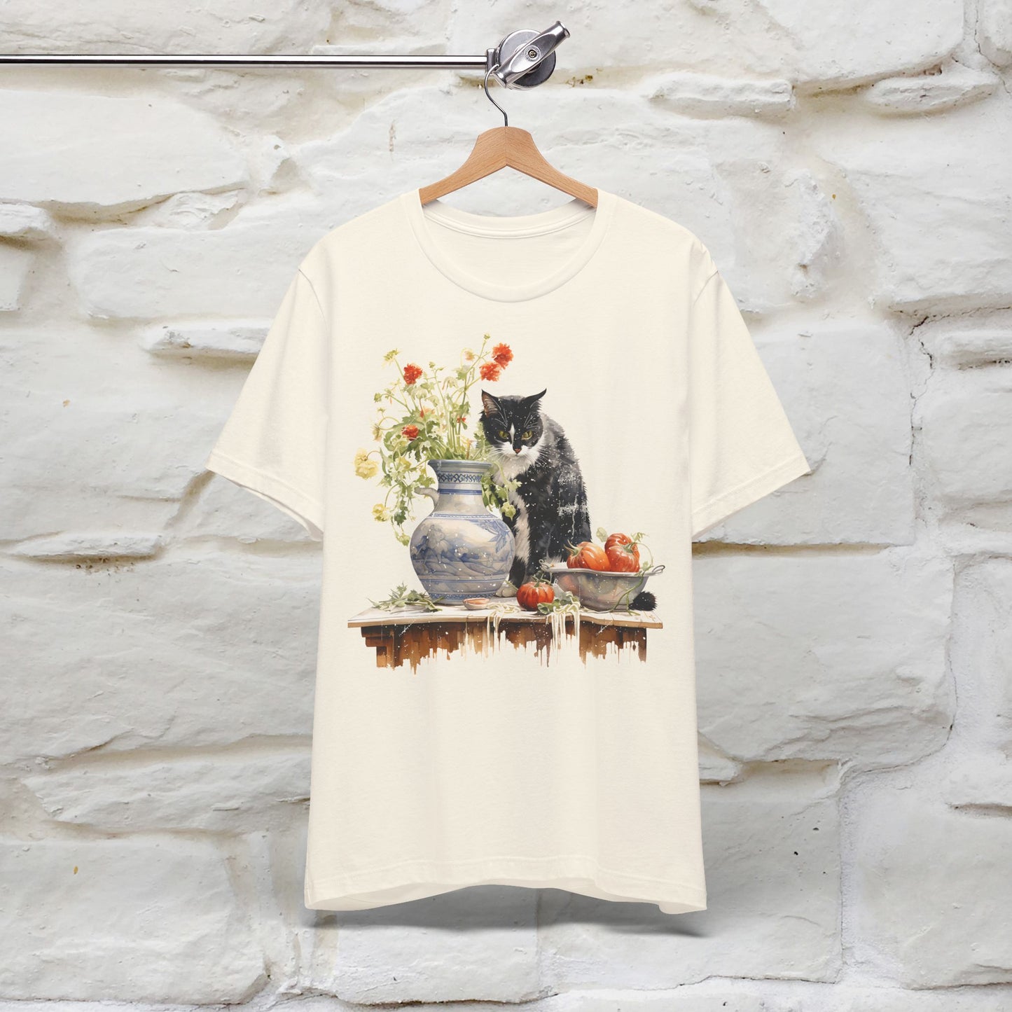 ''THe Cat and The Vase '' T-shirt for Men and Women 100% Cotton*