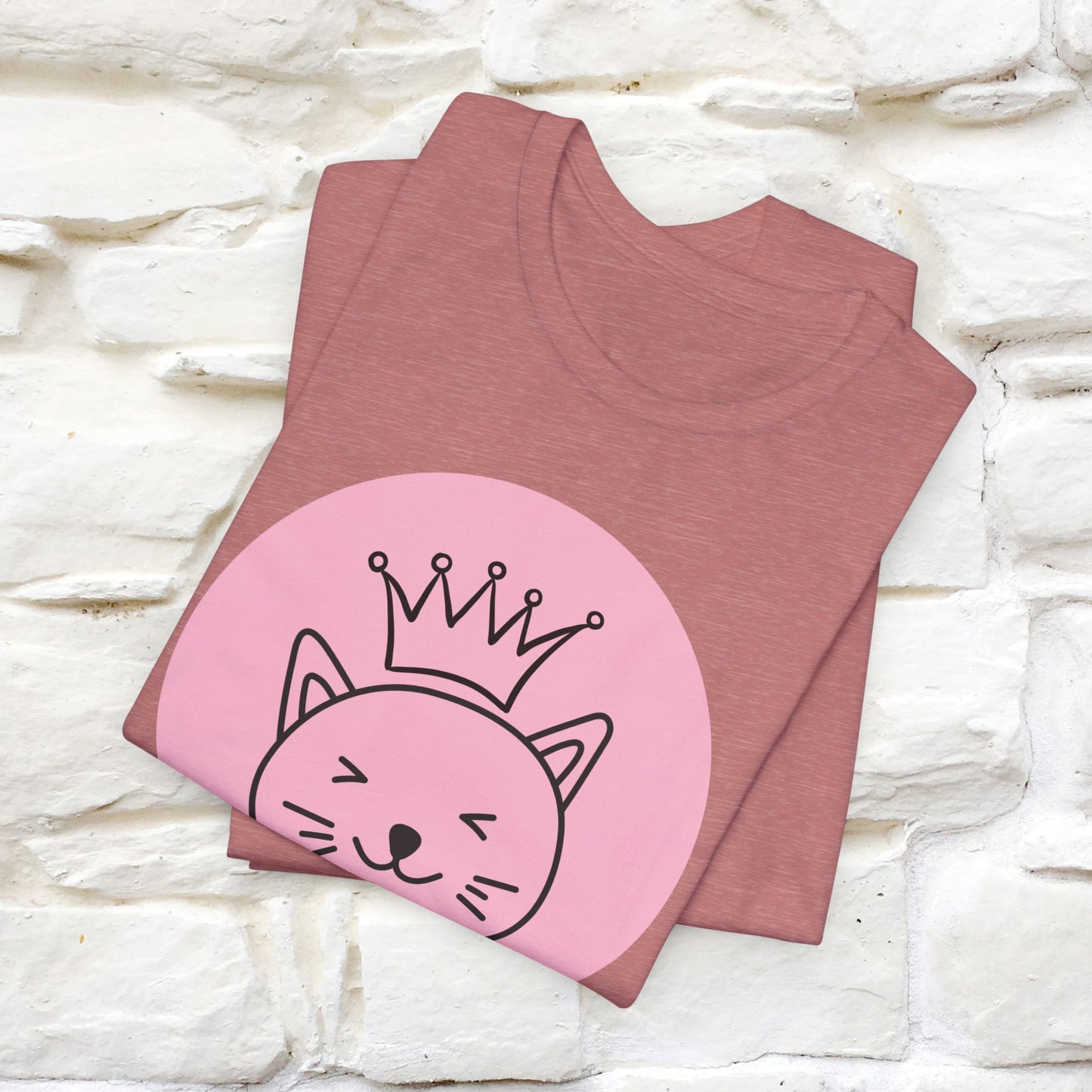 "Queen Cat" T-Shirt for Women | 100% Cotton* | Fierce Feline Fashion