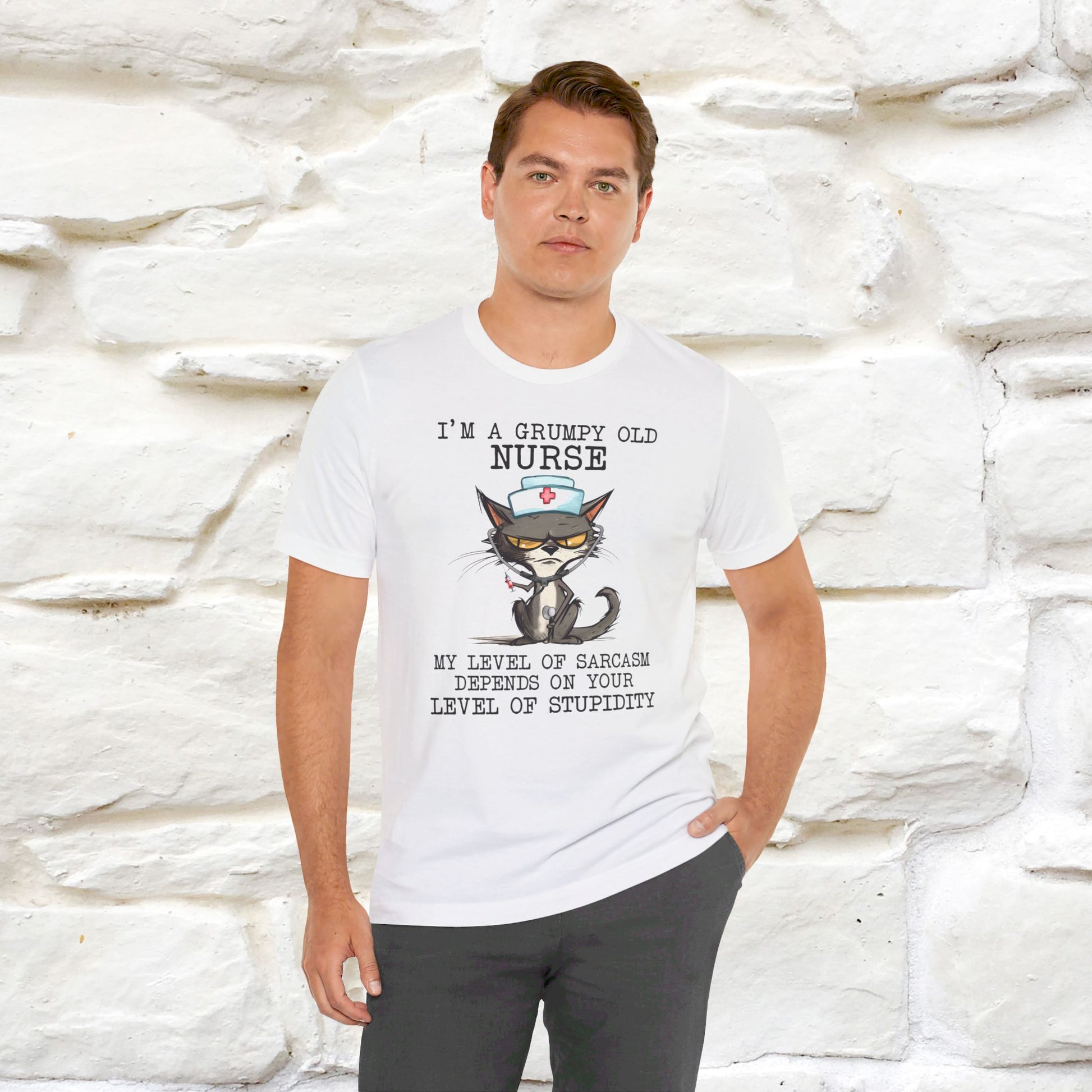 ''I am  a Grumpy Old Nurse'' T-shirt for Man 100% Cotton* - Nunu&Miao Studio