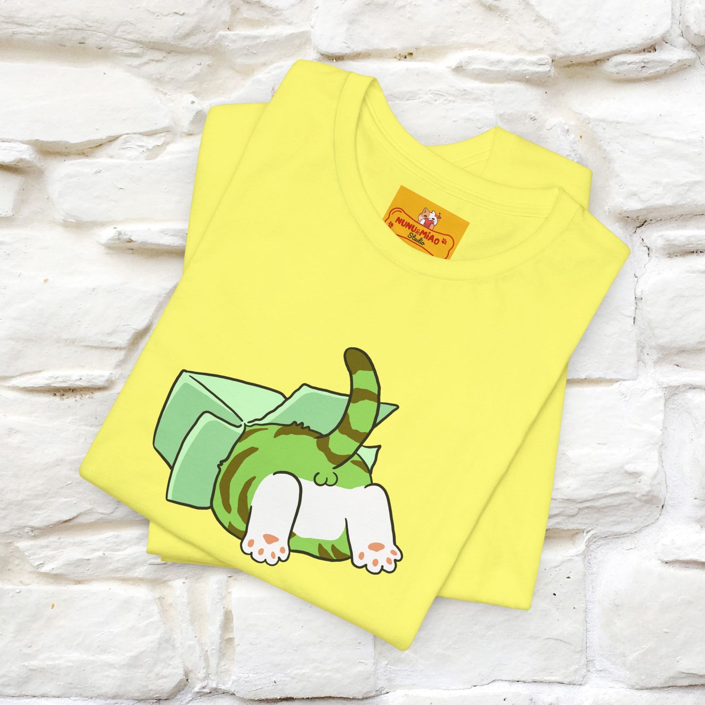 "Think outside the box? No thanks." Cat T-Shirt | Nunu&Miao Studio
