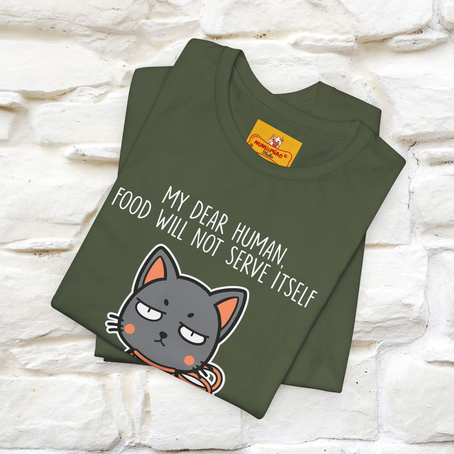 "Caro umano, il cibo non si servirà da solo" Maglietta divertente con gatto per uomo e donna | 100% cotone* 🐾