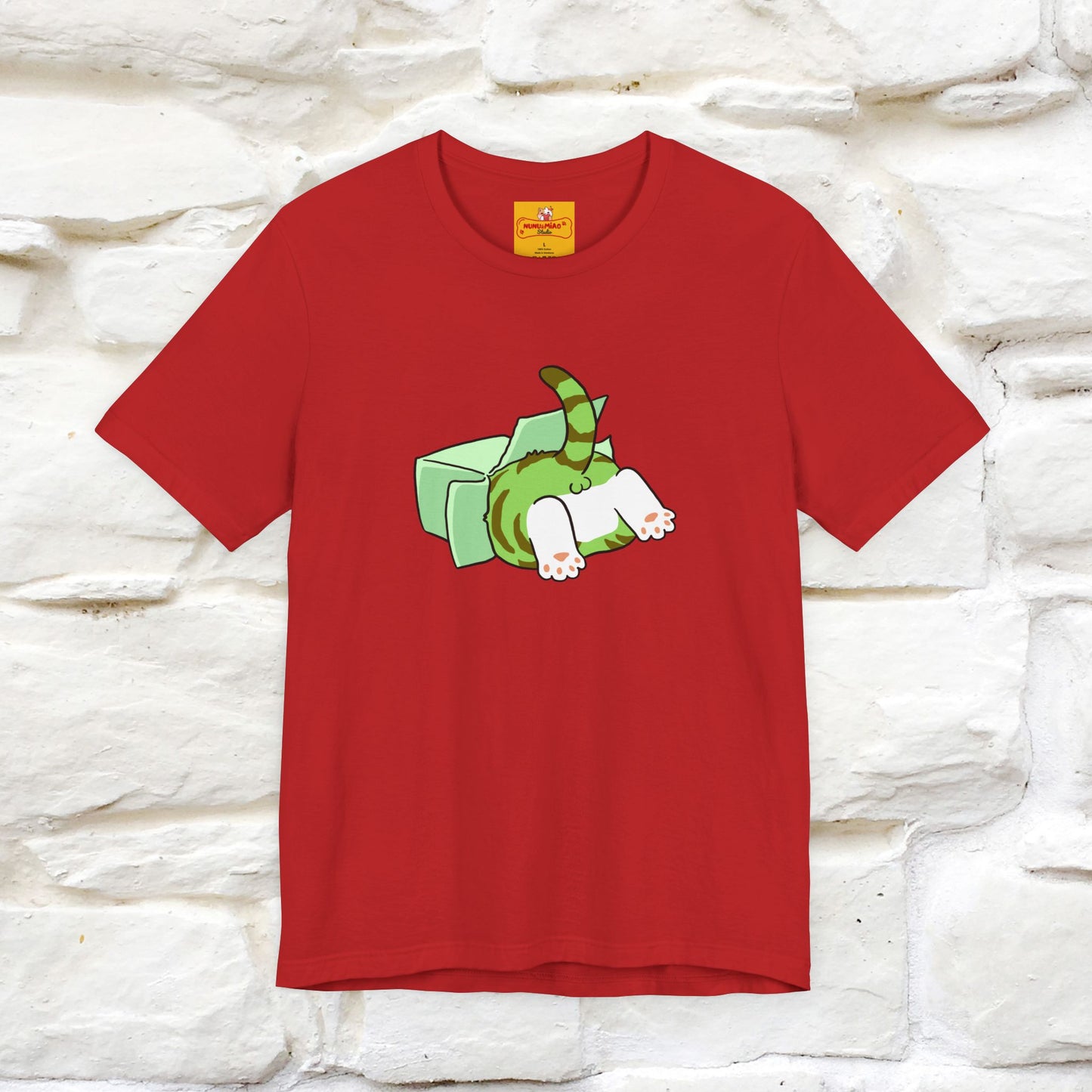 "Think outside the box? No thanks." Cat T-Shirt | Nunu&Miao Studio